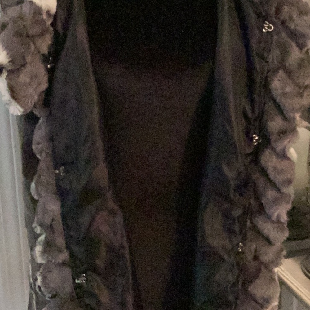 Faux Rabbit Vest - Picture 4 of 6